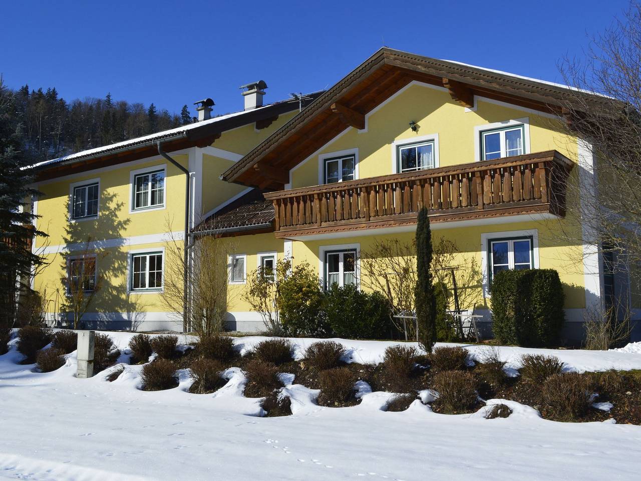 Ganze Ferienwohnung, Aberseerhaus Nussbaumer - Ferienwohnung mit  Blick auf die Berge in Strobl, Salzkammergut