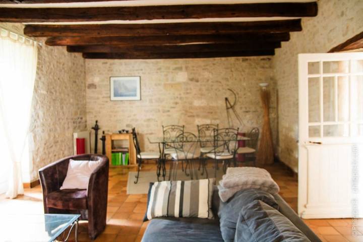 Location de vacances pour 7 personnes, avec piscine et vue sur le lac ainsi que vue et jardin à Gond-Pontouvre - 2