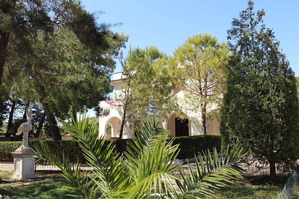 Appartement entier, Villa à 50 pas de la mer in Lido Gandoli, Leporano
