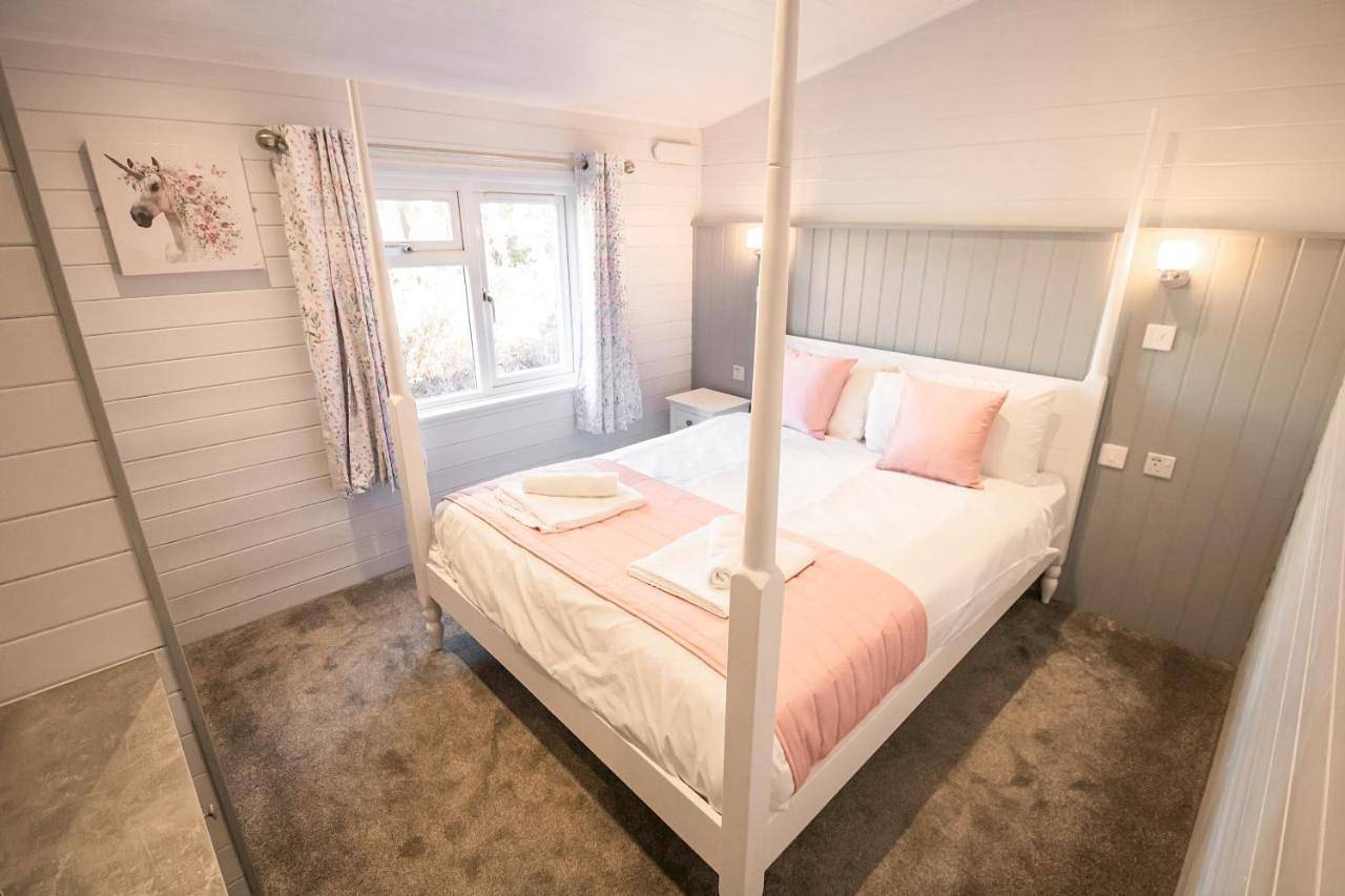 Two-Bedroom House in Milford-on-Sea, Hampshire