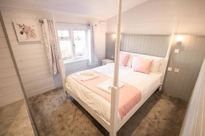 Cottage for 4 people, with Pool in Milford-on-Sea