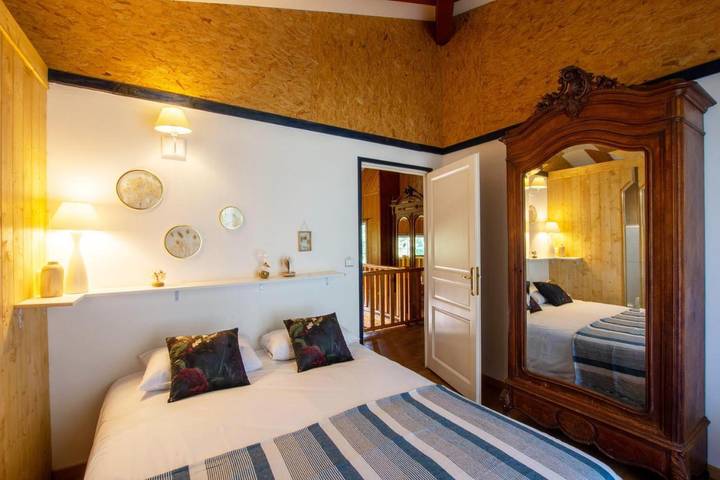 Chambre d’hôte pour 5 personnes, avec Balcon et Terrasse ainsi que Jardin et Vue à Zonza