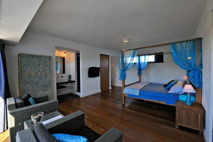 Angebot Luxusvilla 450 m², beheizter Pool 29 °, Wlan, 12 px in Lajares, La Oliva