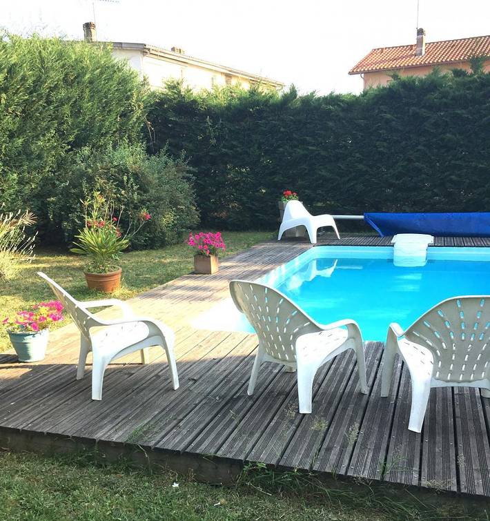 Gîte pour 4 personnes, avec Terrasse ainsi que Jardin et Piscine