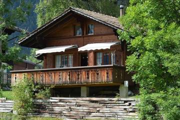 Gîte pour 2 personnes, avec balcon dans Lauenen Bei Gstaad