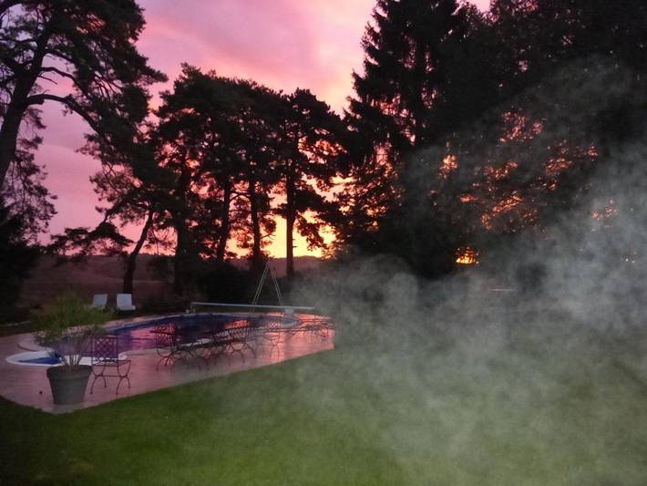 Location de vacances pour 4 personnes, avec jardin ainsi que vue et piscine à Druyes-les-Belles-Fontaines - 4