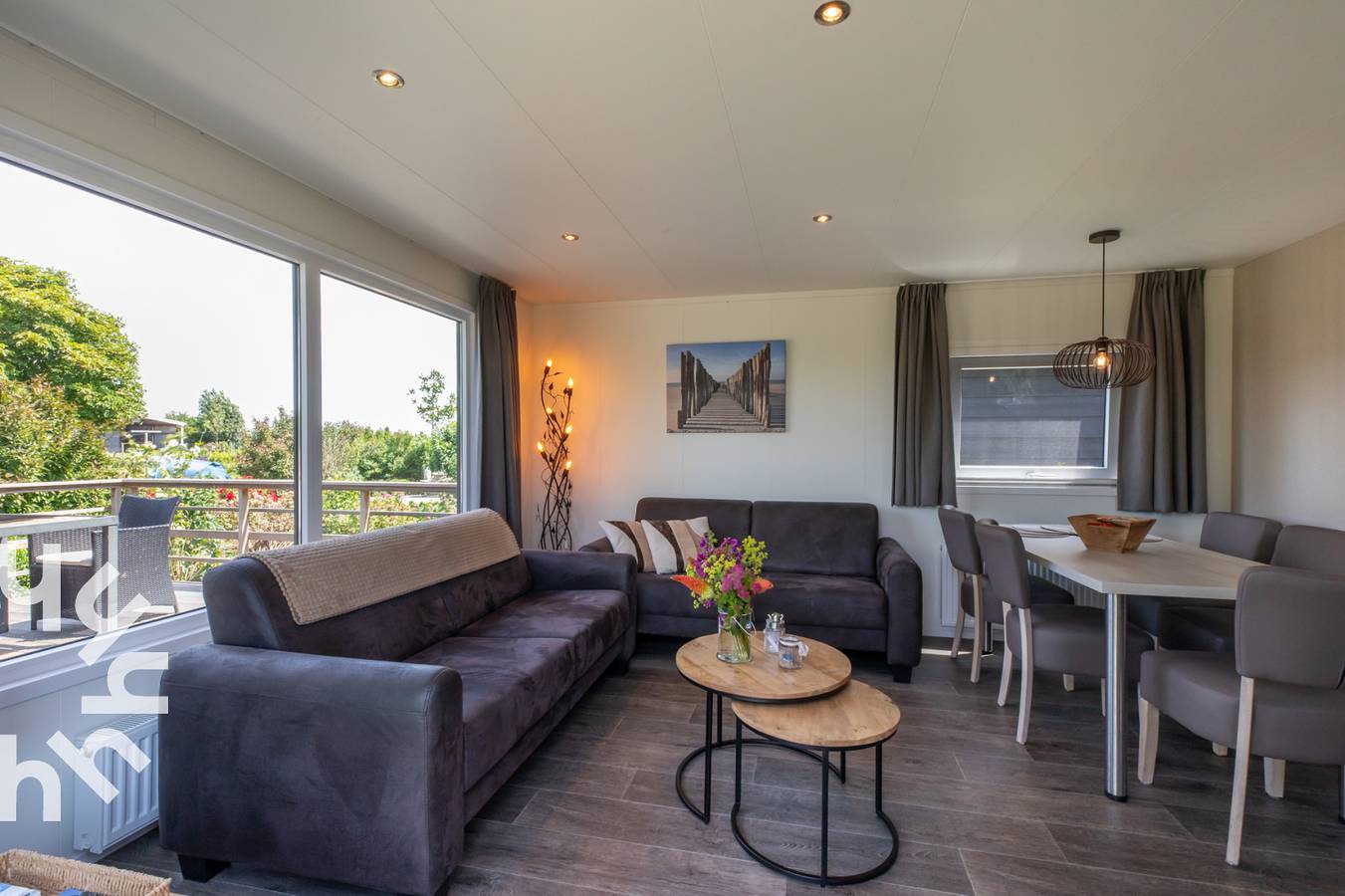 5-person chalet on a cozy mini-campsite near the Oosterschelde in Kerkwerve in Kerkwerve, Zeeland Coast