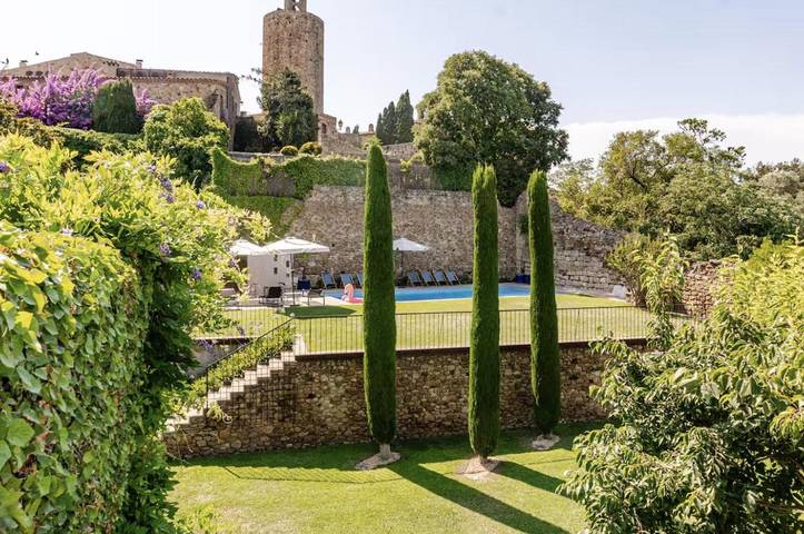 Casa rural para 20 personas, con terraza y vistas además de jardín y piscina, Se admiten mascotas en Pals - 4