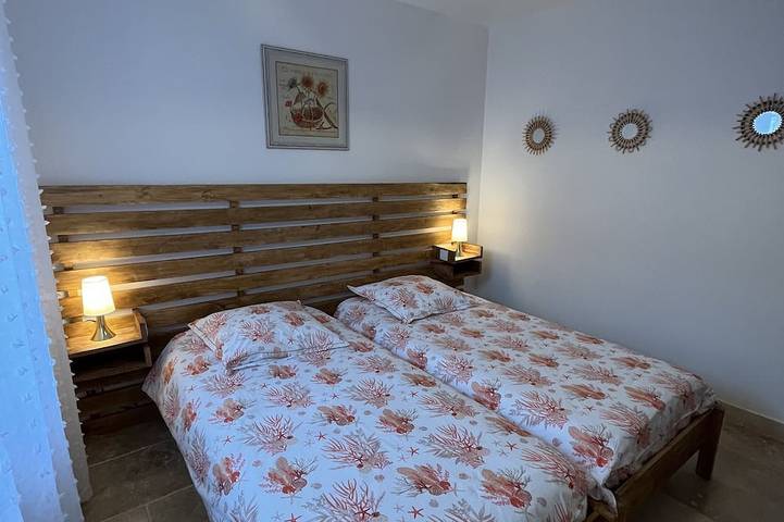 Maison avec piscine à St Rémy de Pce , tout confort en campagne, 8 personnes. in Saint-Rémy-de-Provence, Région d'Arles