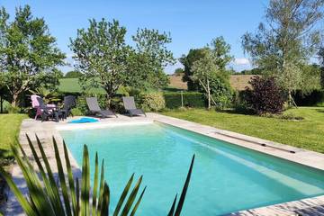 Gîte pour 6 personnes, avec jardin et terrasse à Polliat