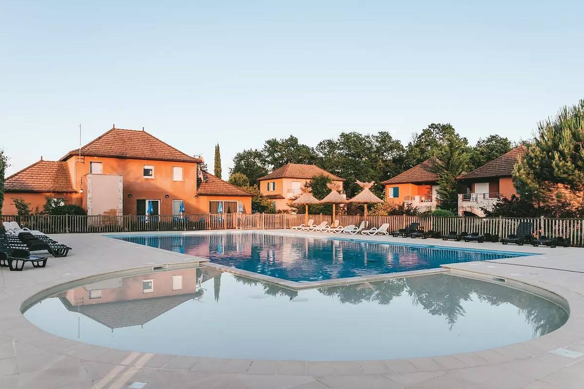 Studio entier, Studio 2 personnes Pmr in Prayssac, Quercy