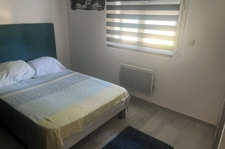 Location de vacances pour 4 personnes à Saint-Julien-les-Rosiers - 2