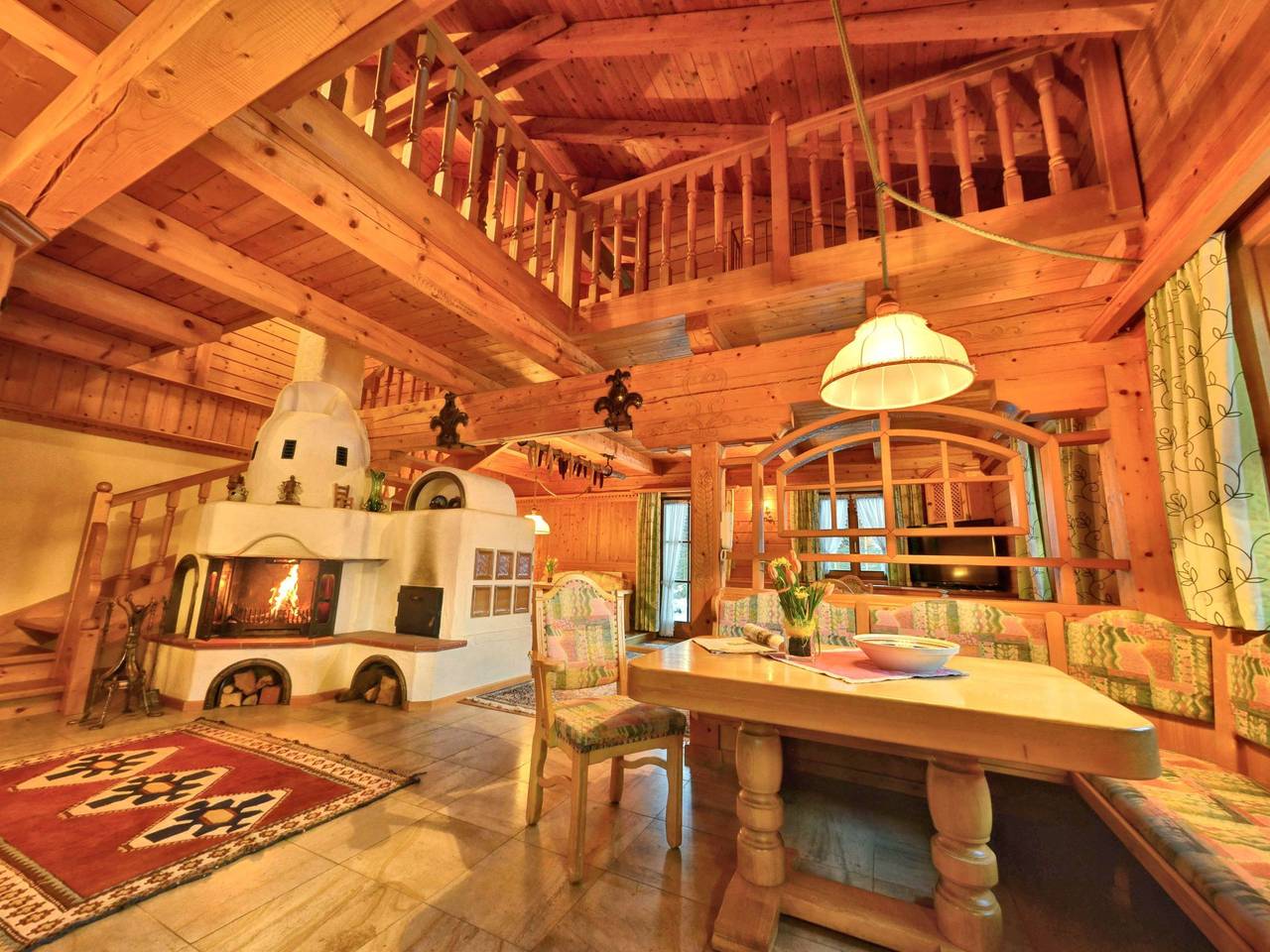 Glocknerhaus in Kreuzeckgruppe, Berg im Drautal