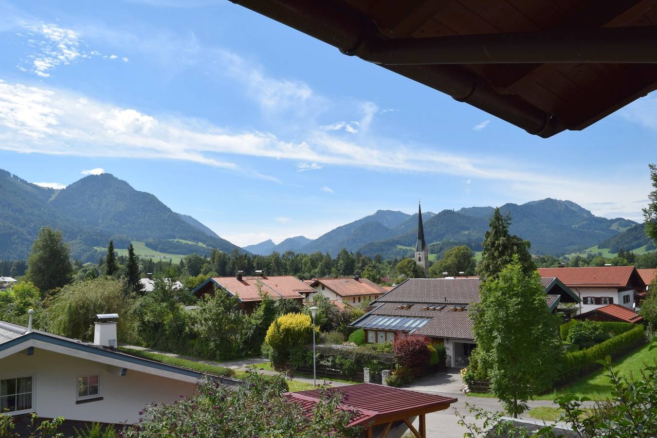 Ganze Ferienwohnung, Ferienwohnungen "Am Golfplatz" inkl. Chiemgaukarte - Appartement Almblick 38 qm, 1 Wohnschlafraum, Terrasse, Wlan, max. 3 Pers. in Ruhpolding, Bayerische Alpen