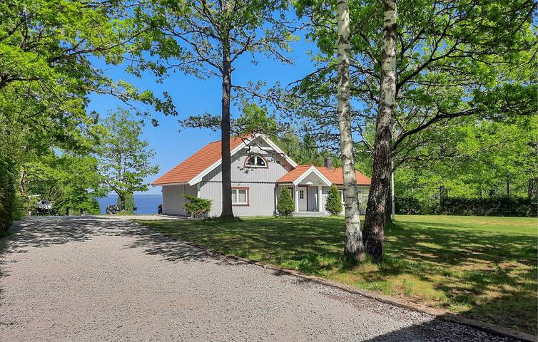 Hus för 4 Personer, med Terass och Sjöutsikt i Örebro kommun