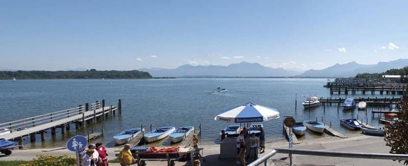 Gästehaus Sieben Zimmer am See - Komfort Doppelzimmer mit eigenem externen Badezimmer in Prien, Prien am Chiemsee