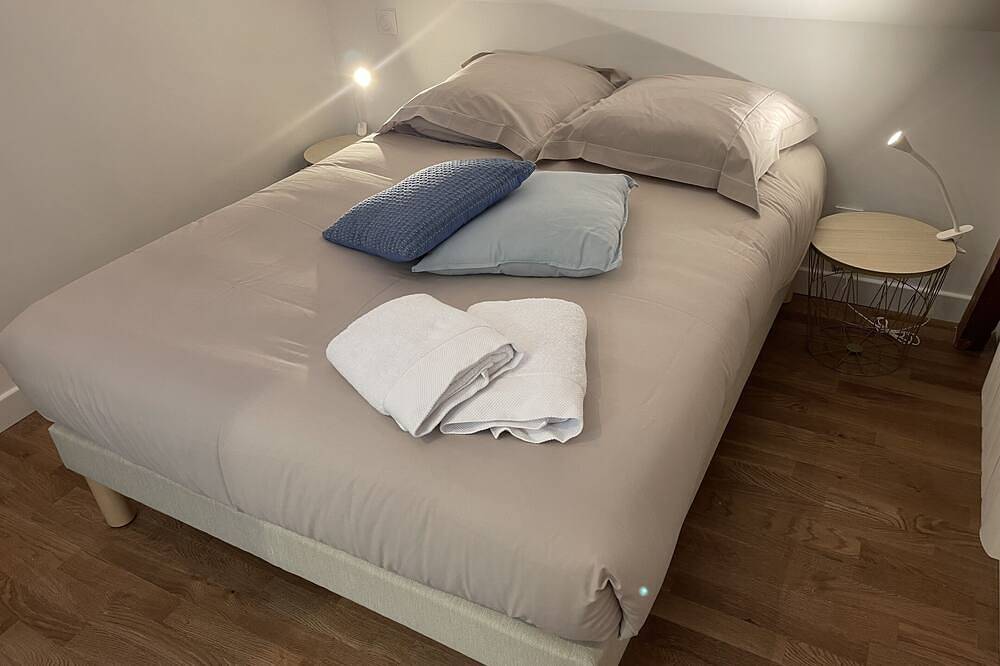 Entire apartment, L'amiral n°5★ T2 ★ dernier étage ★ Bylocly in Lorient, Côte des Mégalithes