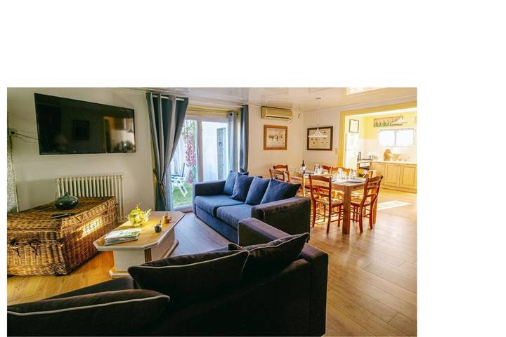 Appartement de vacances pour 14 personnes, avec Terrasse à Genouillé