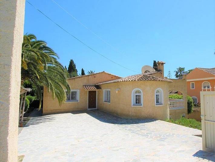 Chalet para 10 personas, con balcón y piscina en Alfàs del Pi