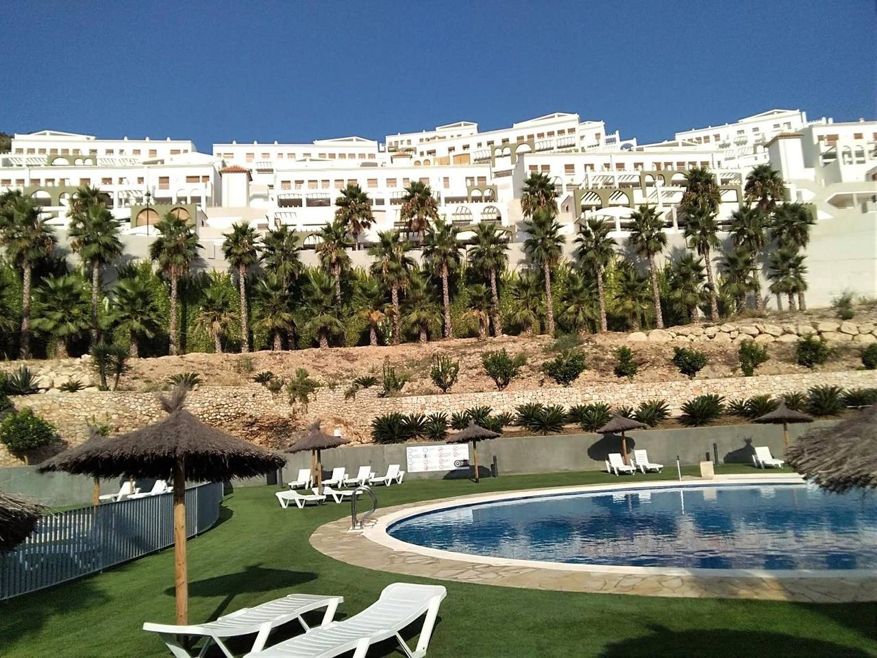 Apartamento entero, Apartamento 'Casa De Panorama' con vistas al lago, Wi-Fi y aire acondicionado in Jeresa, Costa de Valencia