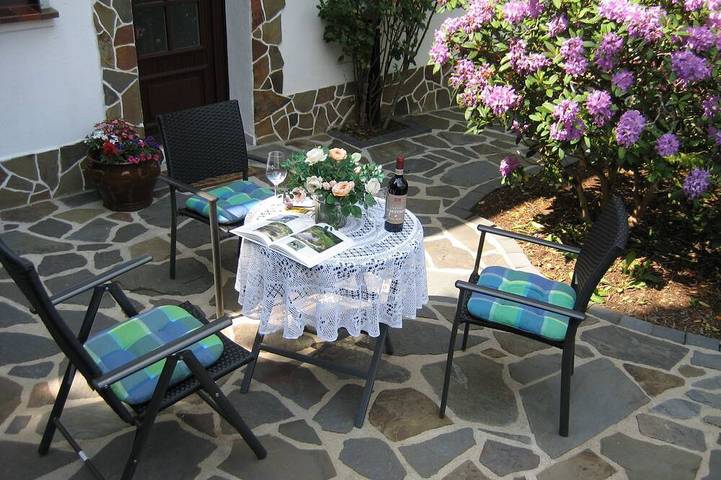 Ferienwohnung für 3 Personen, mit Garten und Balkon in Hellenthal