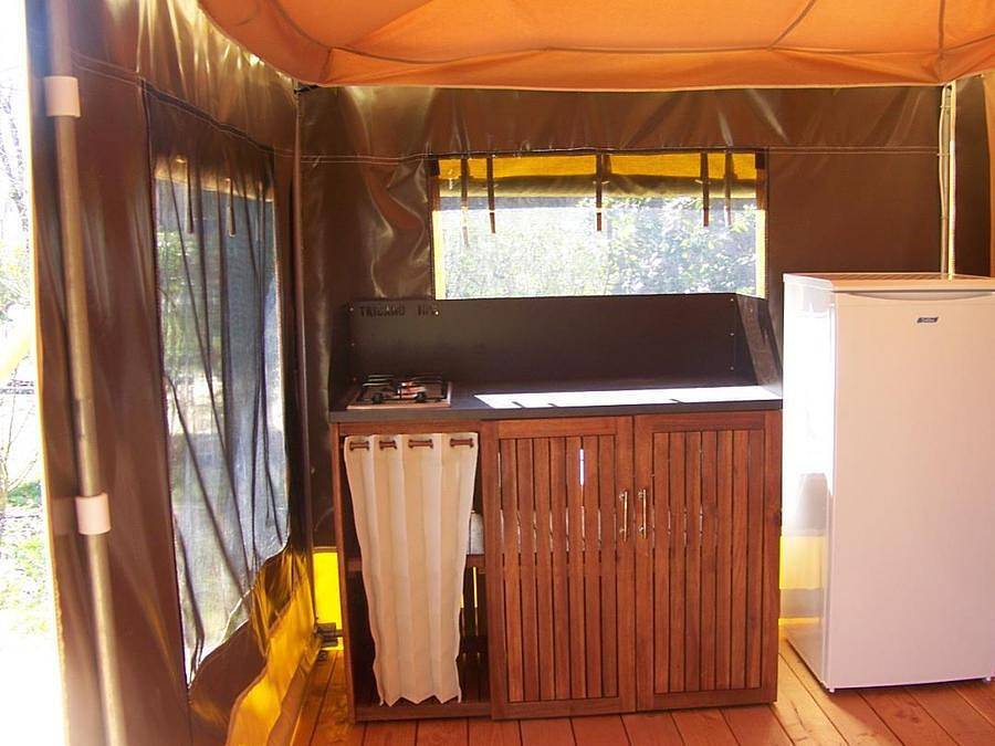 Camping Les Hortensias - Bungalow toilé 5 personnes - (sans sanitaires) in Rosières (Ardèche), Parc naturel régional des Monts d'Ardèche