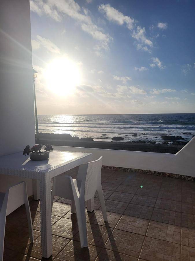 Location de vacances pour 4 personnes, avec Balcon ainsi que Terrasse et Vue à La Santa - 2