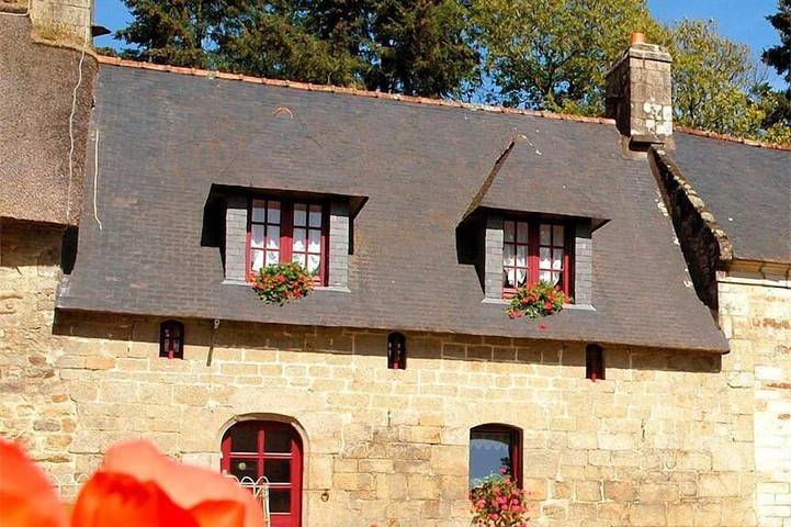 Location de vacances pour 6 personnes, avec piscine à Baud (mesure)