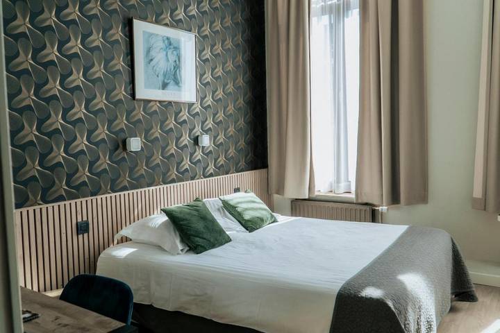 Hotel voor 4 personen, met terras in Doornik