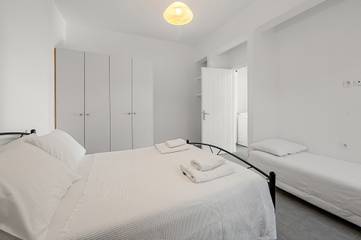 Holiday Rental for 3 People in Tinos, Cyclades, Photo 2