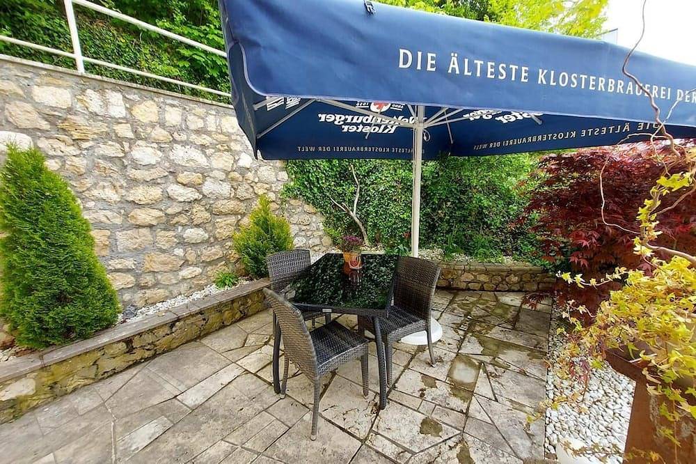 Ganze Wohnung, Moderne Ferienwohnung (45 m2) direkt am Donauufer mit kostenfreiem Wlan in Kelheim, Donaudurchbruch bei Weltenburg