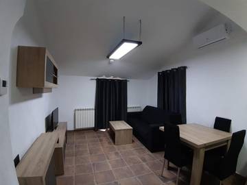 Gîte pour 3 personnes, avec balcon à Àger