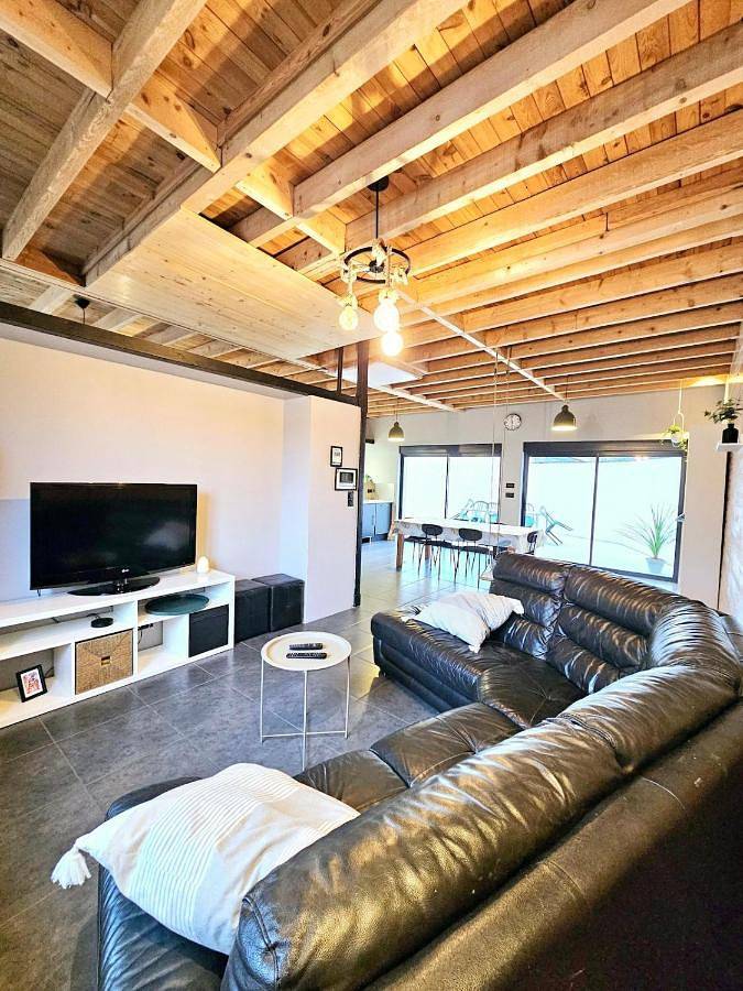 Location de vacances pour 10 personnes, avec Terrasse et Jardin à Saint-Pierre-de-Chandieu - 4