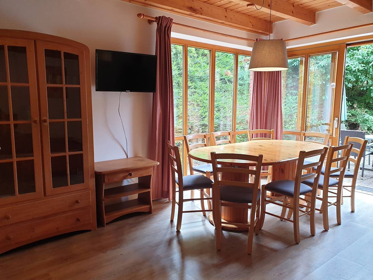 Haus 6 Natur Ferienpark, Ideal für Senioren und Familien: Natur, Ruhe und leichte Wanderwege direkt vor der Tür in Nieheim, Kreis Höxter