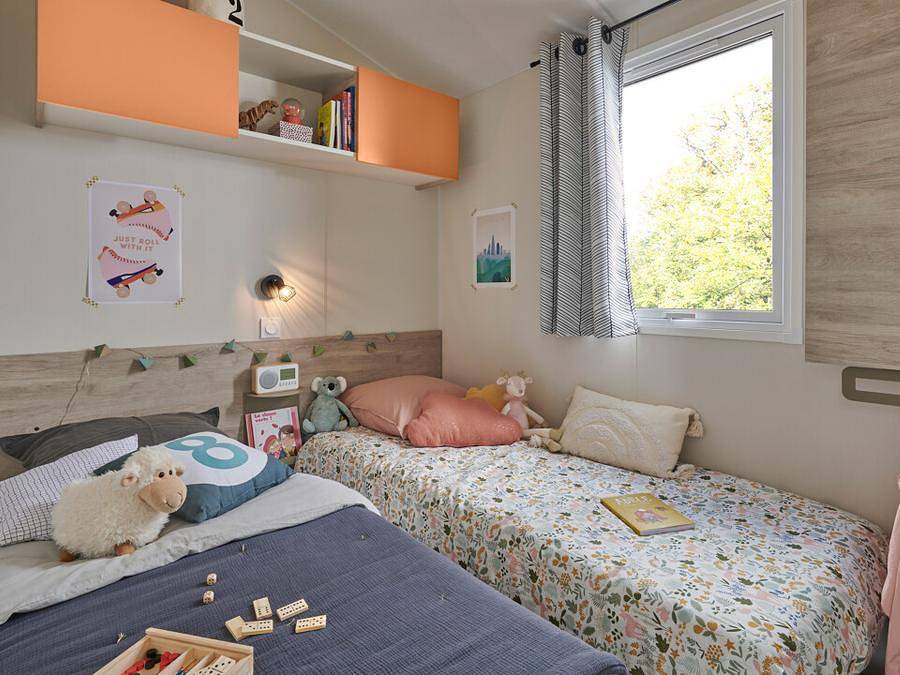 Camping du Menhir - Mobilhome 4 personnes - Mobil-home Select Tv Lv Plancha - 2 chambres - 4 personnes in Saint-Gildas-de-Rhuys, Côte des Mégalithes