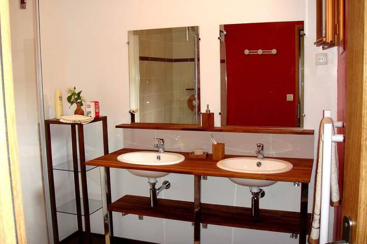 Gîte pour 6 personnes, avec terrasse et jardin à Nibas - 4