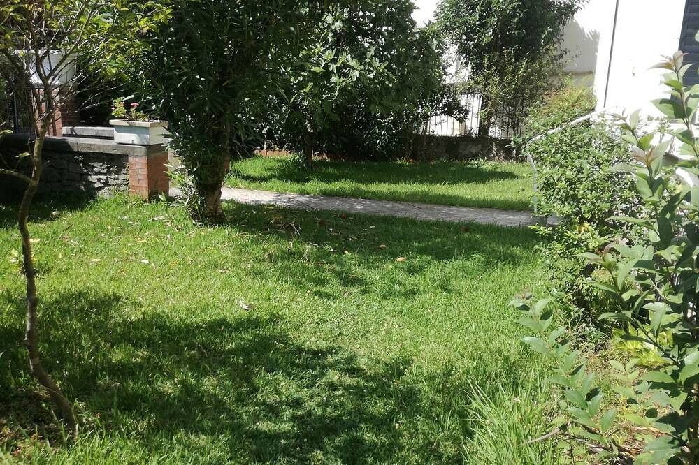 House with Garden in Hendaye City Center in Hendaye, Bayonne region