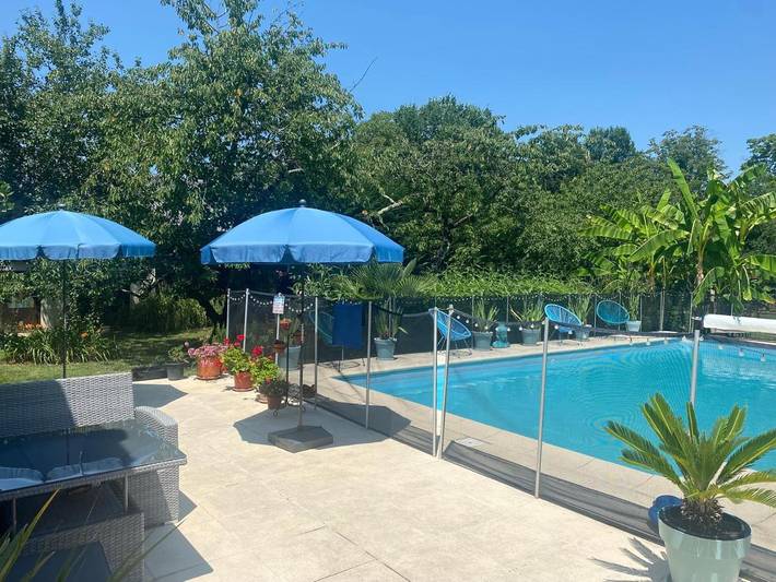 Location de vacances pour 5 personnes, avec Terrasse ainsi que Jardin et Piscine à Grisolles