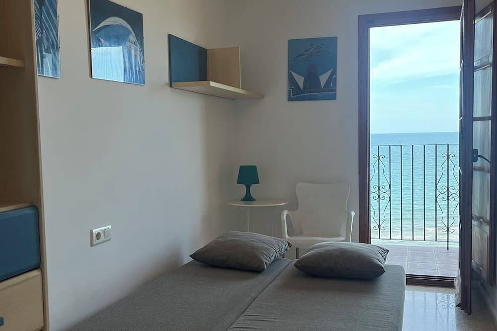Apartamento entero, Valencia: Precioso Apartamento En Primera Linea Con Puerto Deportivo in Port Saplaya, Costa de Valencia