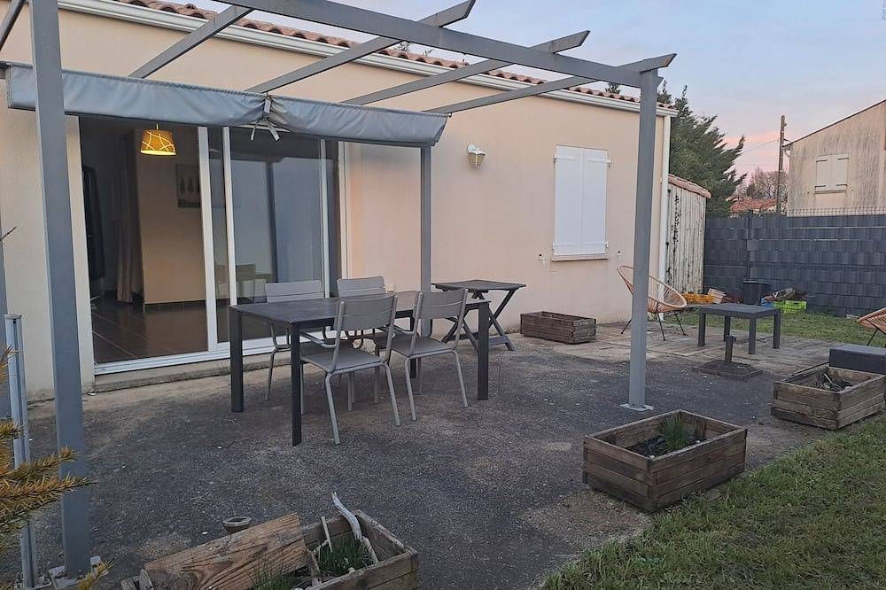 House Marennes town center. 10 minutes from beaches, ideal for family in Marennes, Côte de Beauté