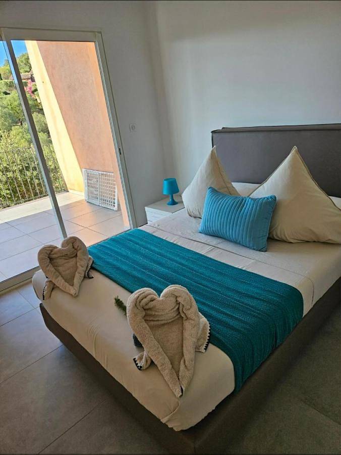 Gîte pour 7 personnes, avec terrasse et vue, animaux acceptés dans Plage de Tenutella - 4