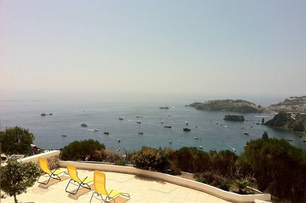 Ferienhaus / Villa - Ponza in Ponza, Latium