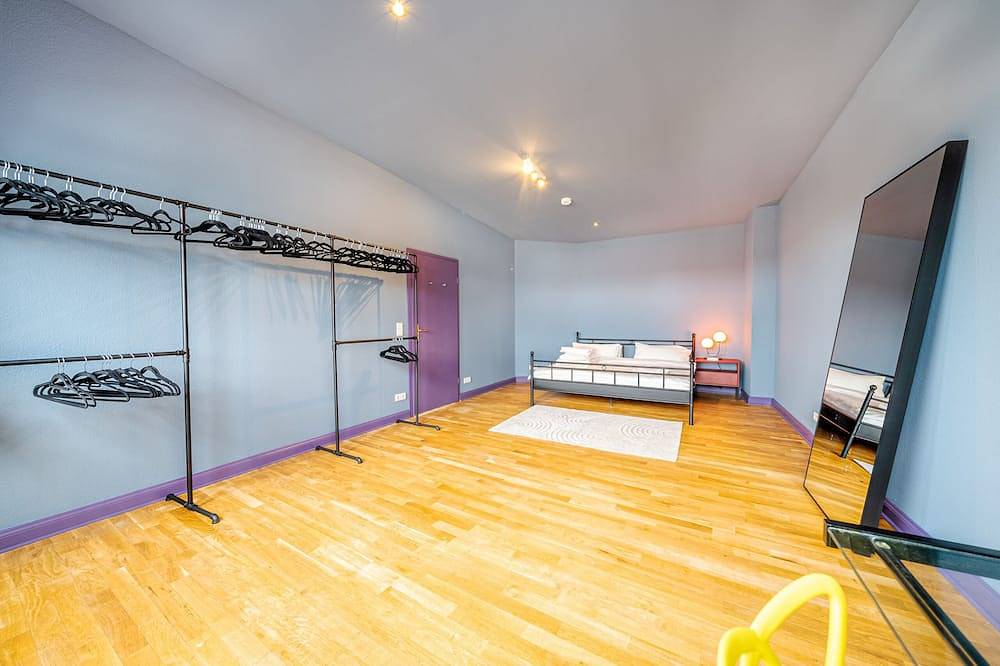 Entire apartment, Apartment-Luxury-Private Bathroom-City View-Sky Lo in Mitte Berlin, Berlin