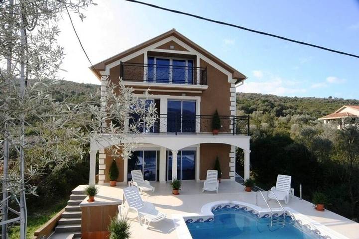 Villa pour 14 personnes, avec jardin et balcon, animaux acceptés - 1