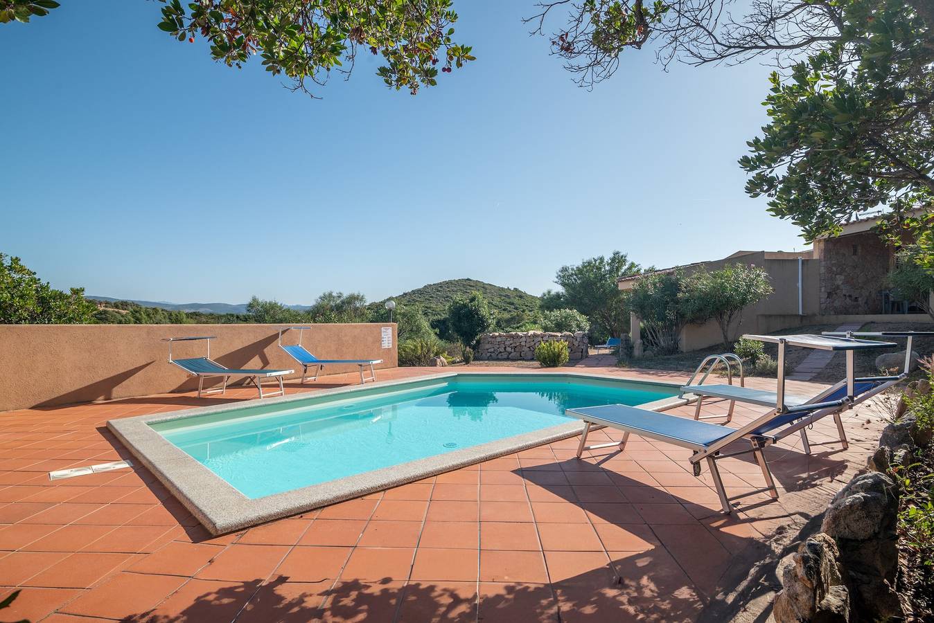 Villa La Cruzitta avec Terrasse, Piscine partagée & Wi-Fi in Costa Paradiso, Trinità d'Agultu e Vignola