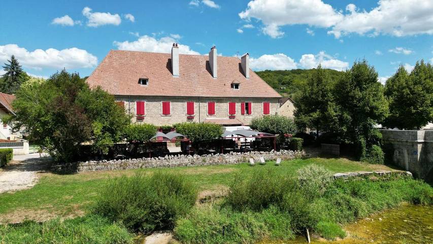 Hôtel pour 3 personnes, avec Terrasse et Jardin dans Chenecey-Buillon