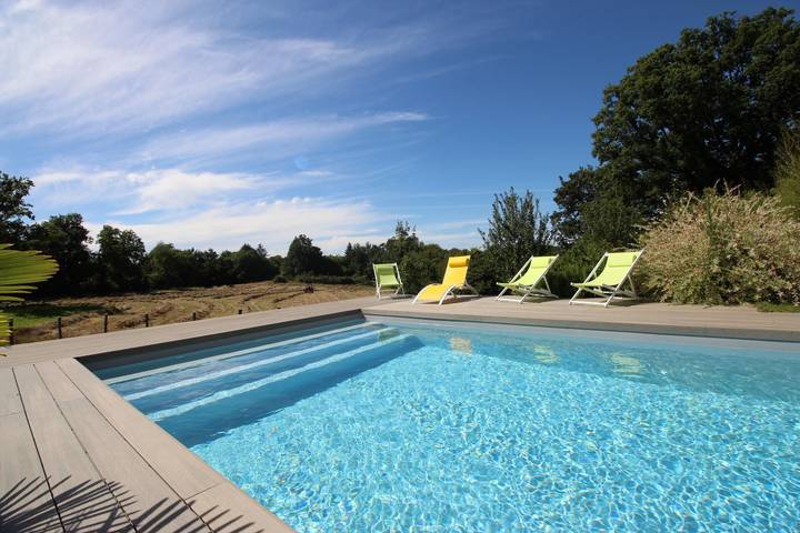 Gîte pour 9 personnes, avec terrasse ainsi que jardin et piscine à Meuzac - 2
