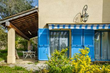 Gîte pour 4 personnes, avec jardin ainsi que sauna et bassin pour enfant à Châteauneuf-Grasse