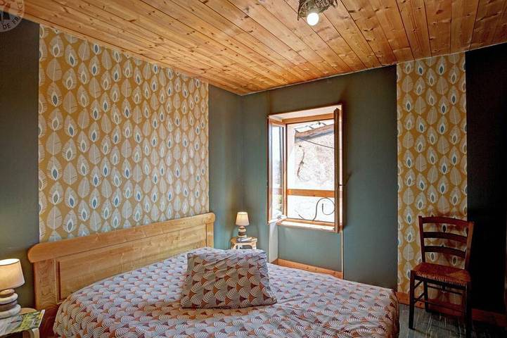 Gîte pour 8 personnes, avec jardin à Saint-Julien-la-Vêtre - 2