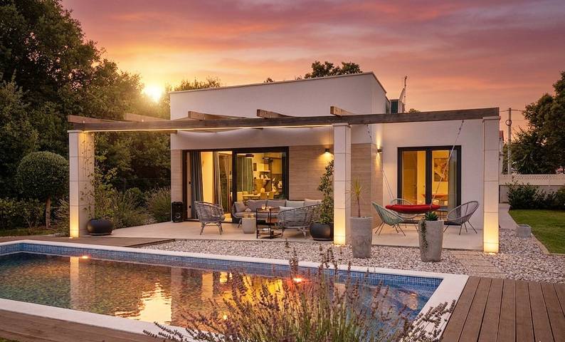 Villa für 10 Personen, mit Terrasse und Garten sowie Pool - 1